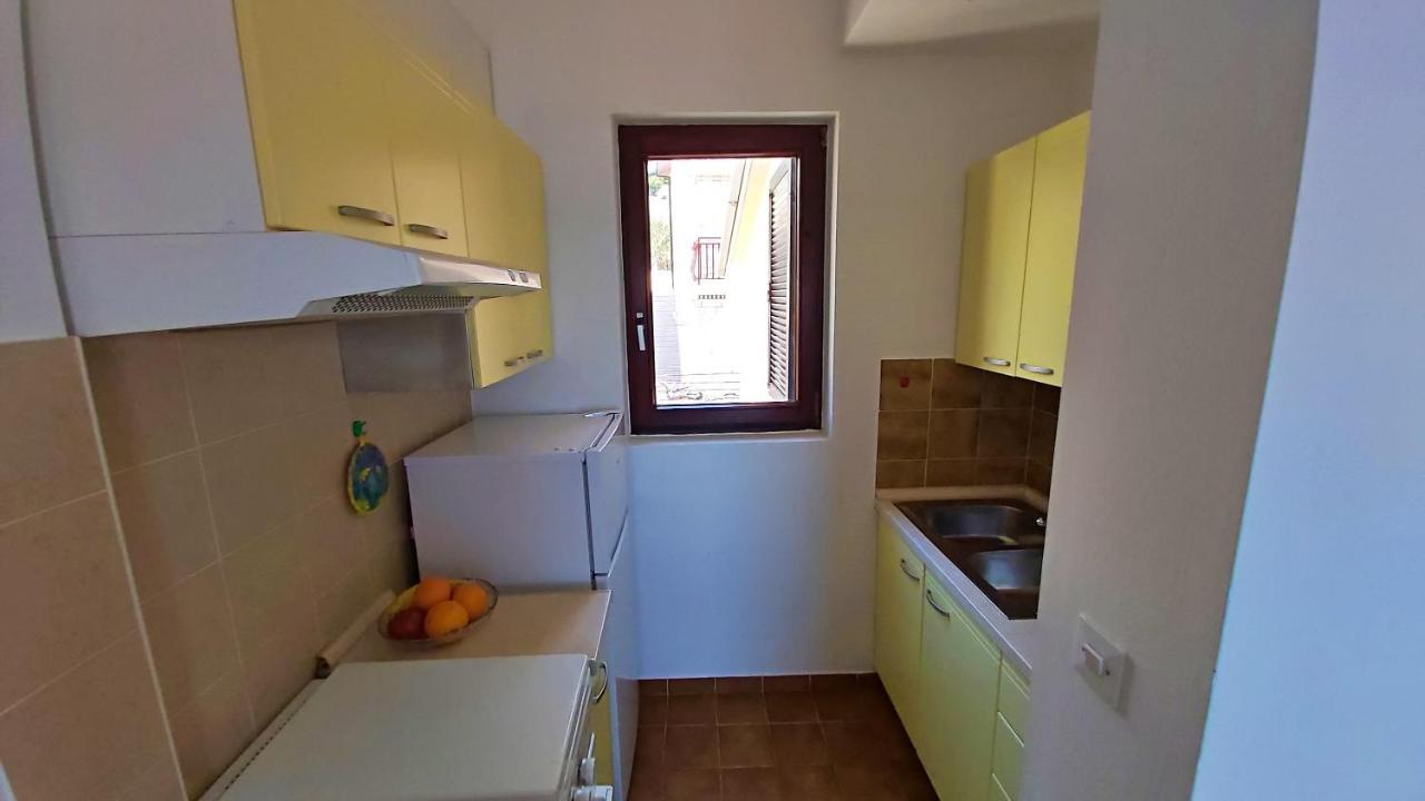 Apartment Roscic أوميس المظهر الخارجي الصورة