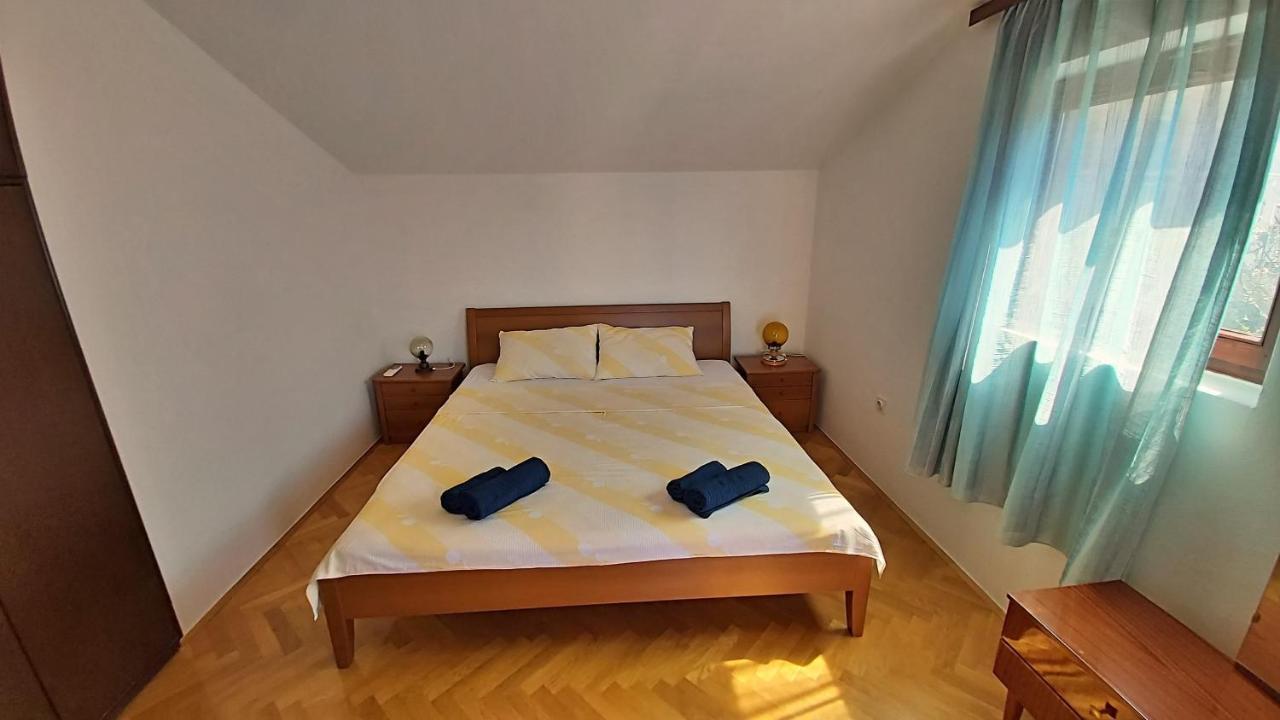 Apartment Roscic أوميس المظهر الخارجي الصورة