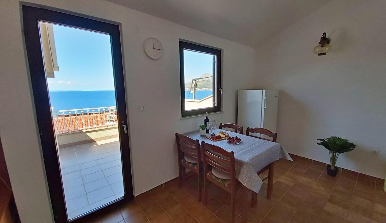Apartment Roscic أوميس المظهر الخارجي الصورة