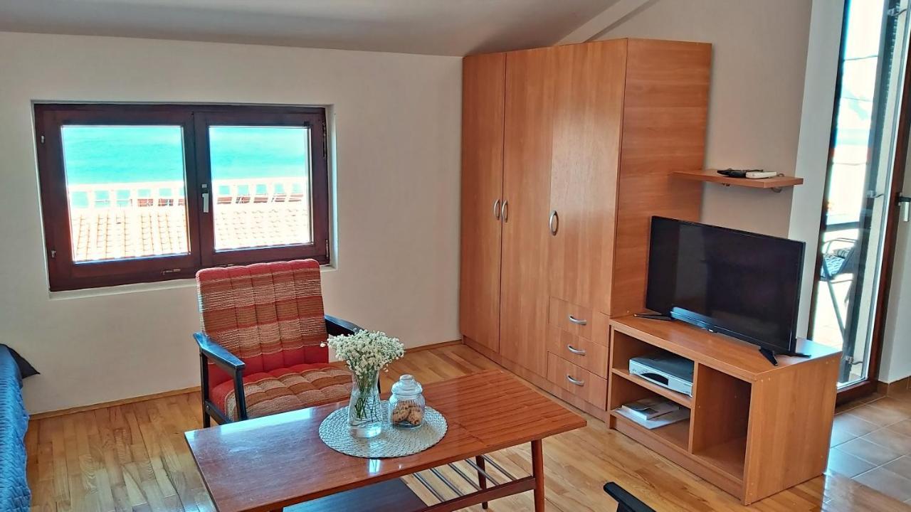 Apartment Roscic أوميس المظهر الخارجي الصورة
