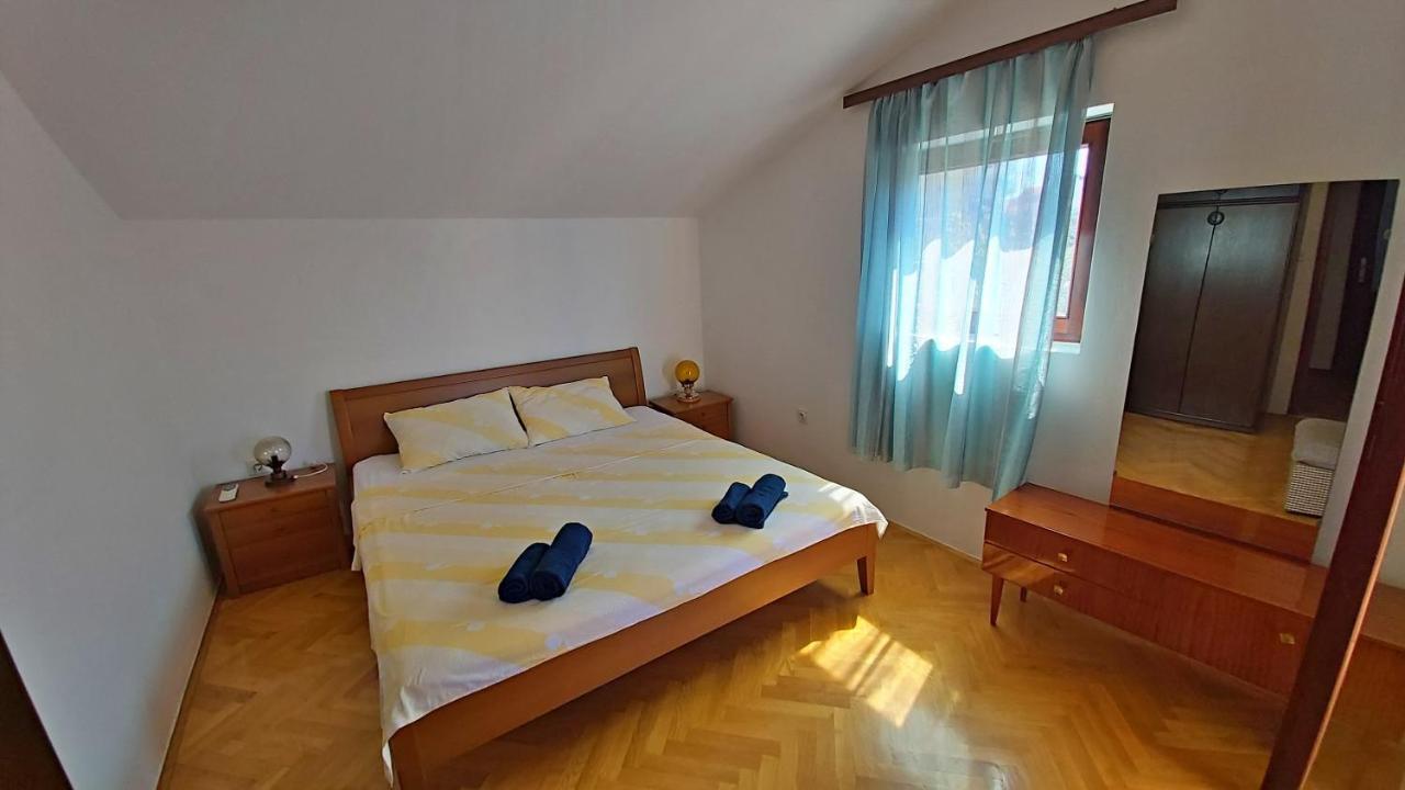 Apartment Roscic أوميس المظهر الخارجي الصورة