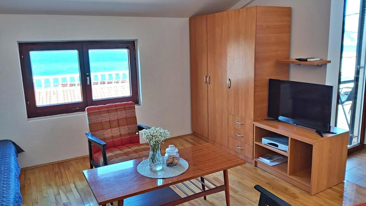 Apartment Roscic أوميس المظهر الخارجي الصورة