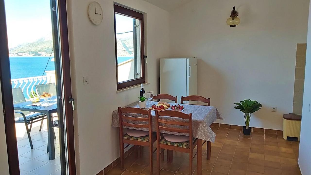 Apartment Roscic أوميس المظهر الخارجي الصورة