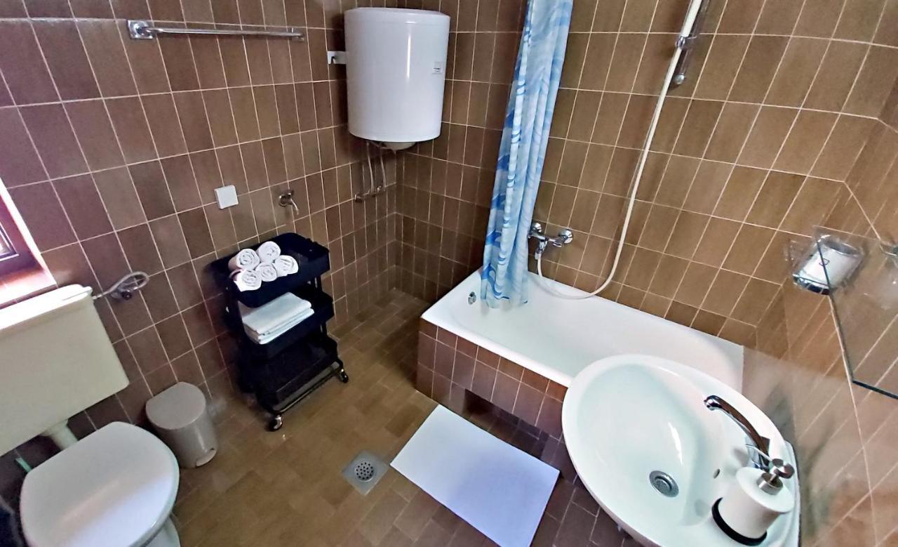 Apartment Roscic أوميس المظهر الخارجي الصورة